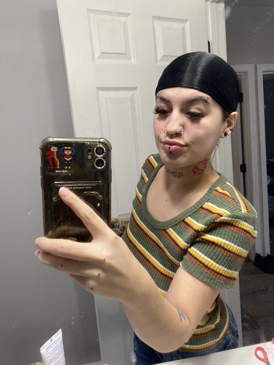 barbiexodolly3's tweet photo. ⋆.˚💌⋆ hiii :3 
     
౨ৎ 19, she/her, gamer/reader/fashion
     𐙚 mainly dancing, cooking, cleaning.
    ౨ৎ minecraft,, reading 
     ౨ৎ ♡ / ⟳ to be moots + ifb!
18+ lovelies xo =>
    🕷️#promotwt #ptv #ladstwt #readingtwt #mutuals #moothunt https://t.co/XVPDupLoXa
