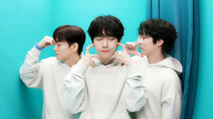 banyakdiamnyaa's tweet photo. Always with CBX 🤍
CBX is EXO 🤍
#Always_With_CBX #CBX_IS_EXO https://t.co/5KQf0gIg4I