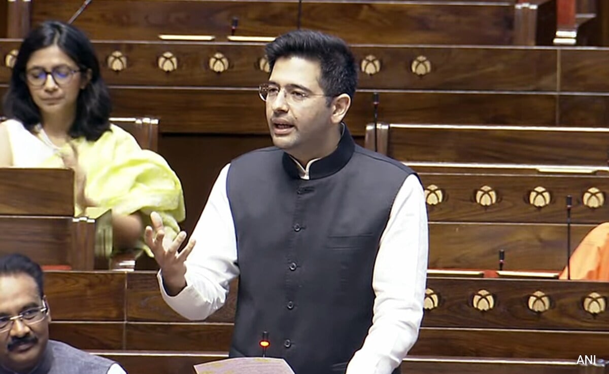ये हैं राघव चड्ढा इस  को कभी भी वोट  मत  देना!

क्योंकि  इसकी ऐसी  काले कारनामे बताने जा रहा हूं जो 
आपको हैरान कर देगी 
तो सुनो इनकी सच्चाई 
 ये ऐसा सांसद है जो नेता होकर आम आदमी की बात करता है। 

बताओ, एयरपोर्ट पर पानी ₹100 का मिलता था
₹10 का करवा दिया। 
₹250 की चाय ₹10 की