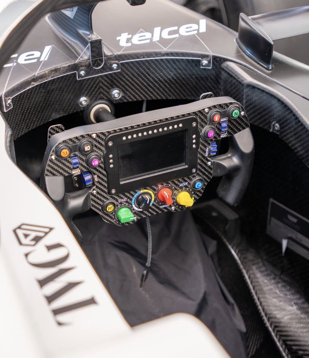 Yhacbec López 🐦 ™ tweet media