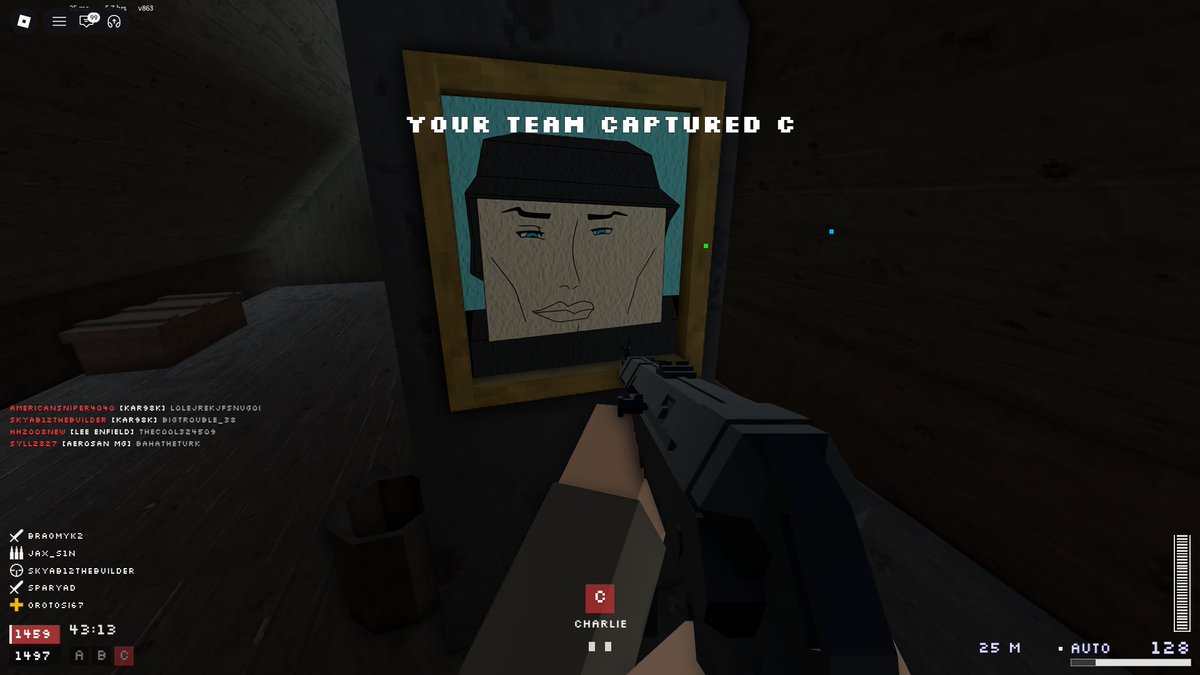 Грав в високоінтелектуальну гру(роблокс), і помітив на стіні великого гетьмана. Степана Бандеру. Воістину велична людина