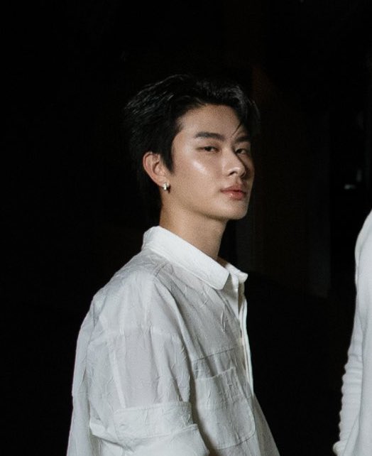 ได้บทอะไรก็ไม่รู้แต่ลูกฉันเป็นคนดีค่ะ ไม่รับความเห็นต่าง 

#THAIchayanon 
#บวงสรวงINHERITmovie
#น้องไทยไพ่ลับGDH