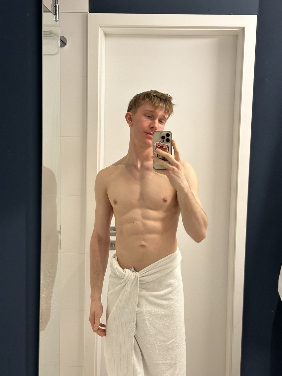 Jónas (but spicy) ✨ tweet media