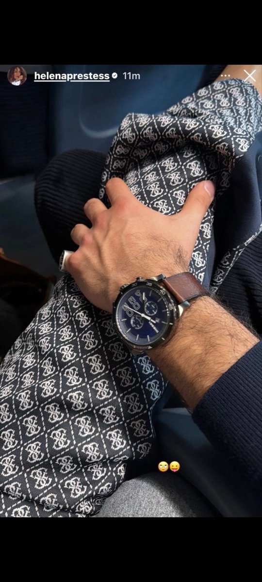 La gamba di Helena..io non ho nemmeno il braccio così piccolo 😭😭🤣🤣#helevier