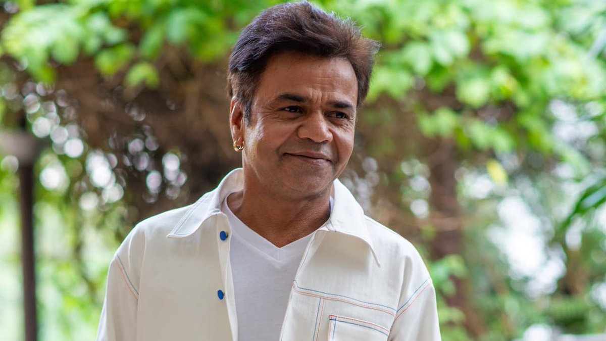 Rajpal Yadav surrenders at Tihar Jail in a decade-old cheque bounce case. 

Fellow actors, including Sonu Sood, and FWICE urge the film fraternity to support him during this hardship. <a href="/rajpalofficial/">Rajpal Naurang Yadav</a>

#RajpalYadav #Bollywood #FWICE
