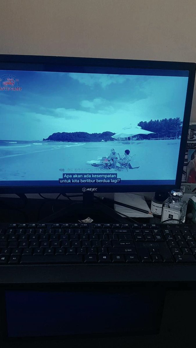 exmarkc's tweet image. coffe break with markhyuck content