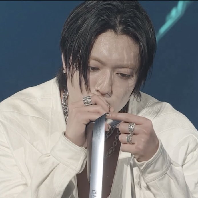 ソース tweet media