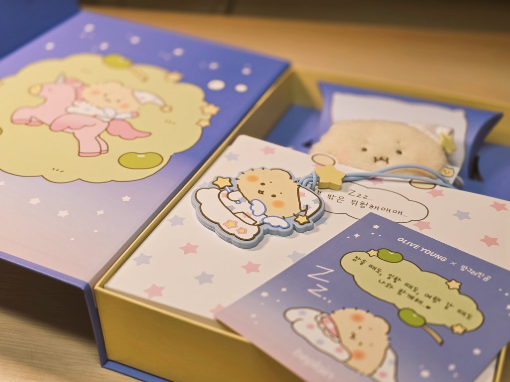 비플레인 이벤트 당첨된 게 왔어요,,💕💕
화장품 패키지도, 굿즈도 너무너무너무 귀엽구 
망곰이와 함께 잘 지내볼게요🥹✨️

.・。.・゜✭・.・✫・゜・。. .・。.・゜✭・.・