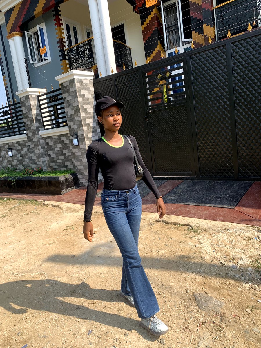 MercyMandeyo tweet media