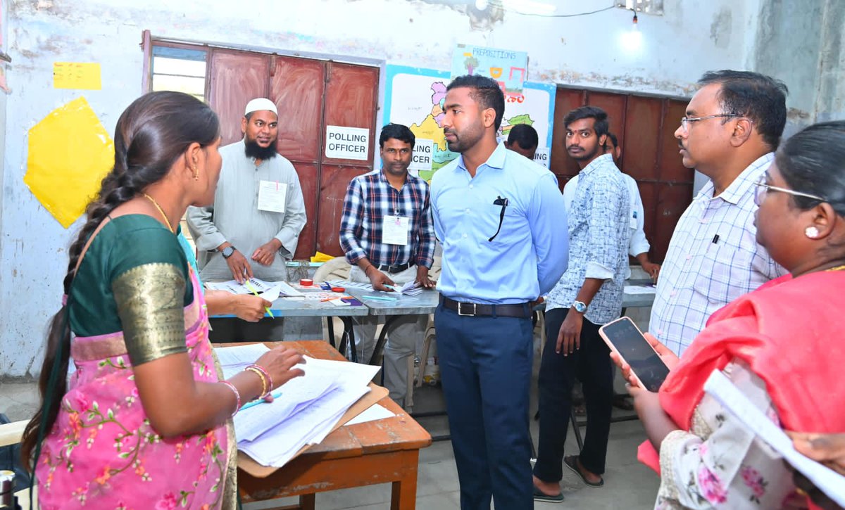 SanjayReddyAkul's tweet photo. @TelanganaCMO 
Hon'ble Chief Minister 
Govt.of Telangana

Respected Sir
Jagtial District Municipal Elections Polling process conducting peacefully under the Supervision,guidance of Dist. Election Officer, Dist. Collector Respected Satya Prasad. 
VISITED JAGTIAL POLLING STATIONS. https://t.co/kYmdZEbhlC