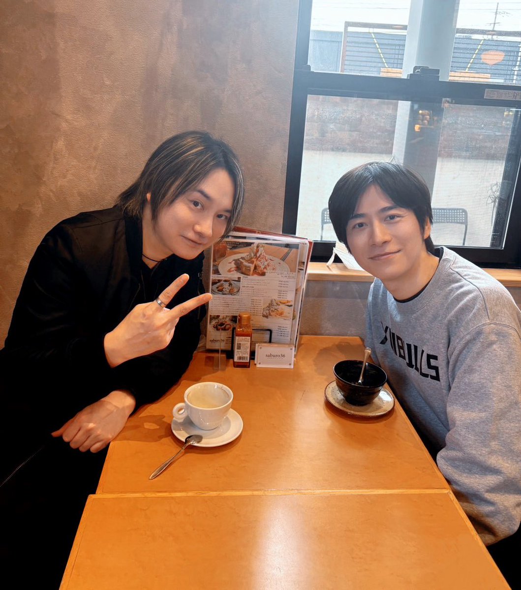 村井良大くん
良ちゃんと！ランチ＆お茶デート！？って感じで2人で行って来た☕️🍵ご飯とデザート!!ん?デートだw何故か写真は食べ終わり飲み終わって撮りましたw沢山話して笑ったwまた一緒にやりたい！次は銀座でクリームソーダ！←お前はいつから沙代だ
#舞台ゲ謎
#長田幻治
#良知真次
#水木
#村井良大