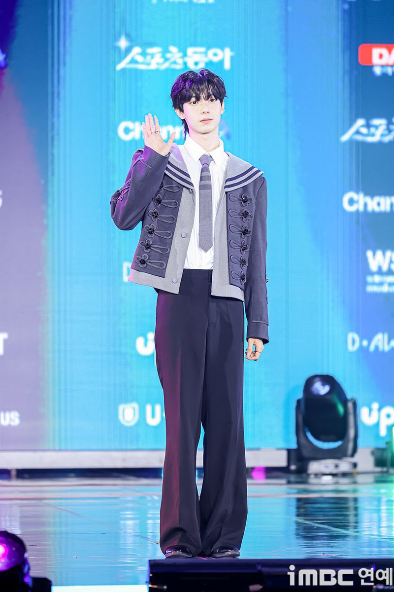 아 어뜩해
이게 어떻게 기사사진 비율이야ㅠㅠㅠㅜㅜㅜㅠ