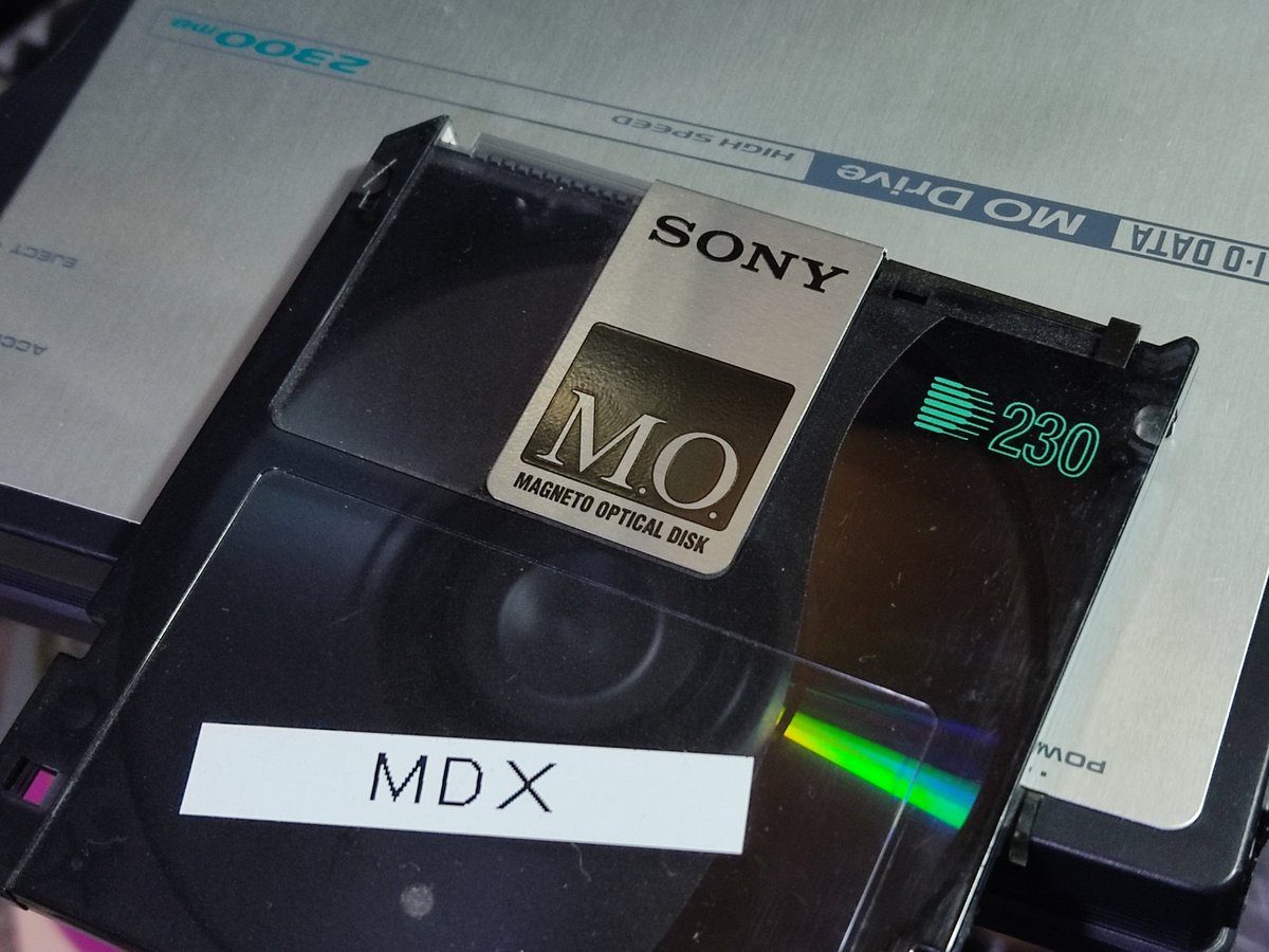 長い間置きっ放しになってた数々 使わせていただきます。 使えるかなぁ…