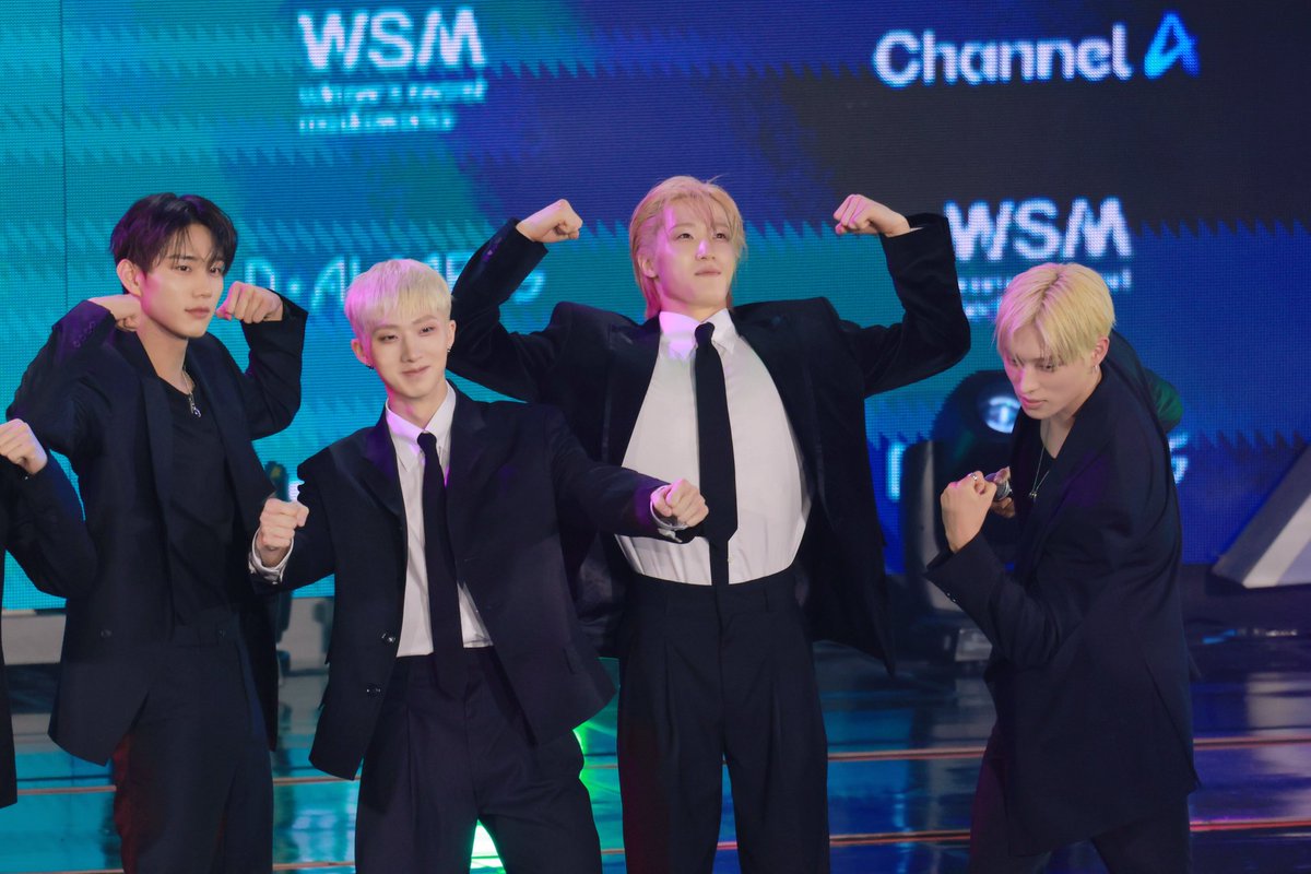 1uuossouu1's tweet photo. 웃기고 귀엽고ㅋㅋㅋㅋㅋㅋ https://t.co/KhRRz3Z53M