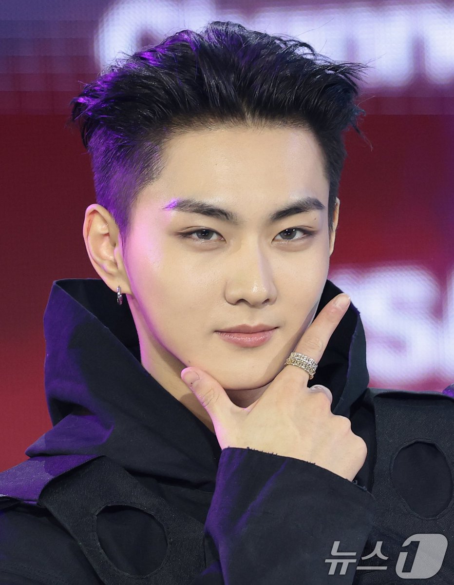 AsiaEnhypen's tweet image. [2026 D AWARDS]

#JUNGWON — Red Carpet

#정원 #ENHYPEN #엔하이픈 @ENHYPEN_members @ENHYPEN