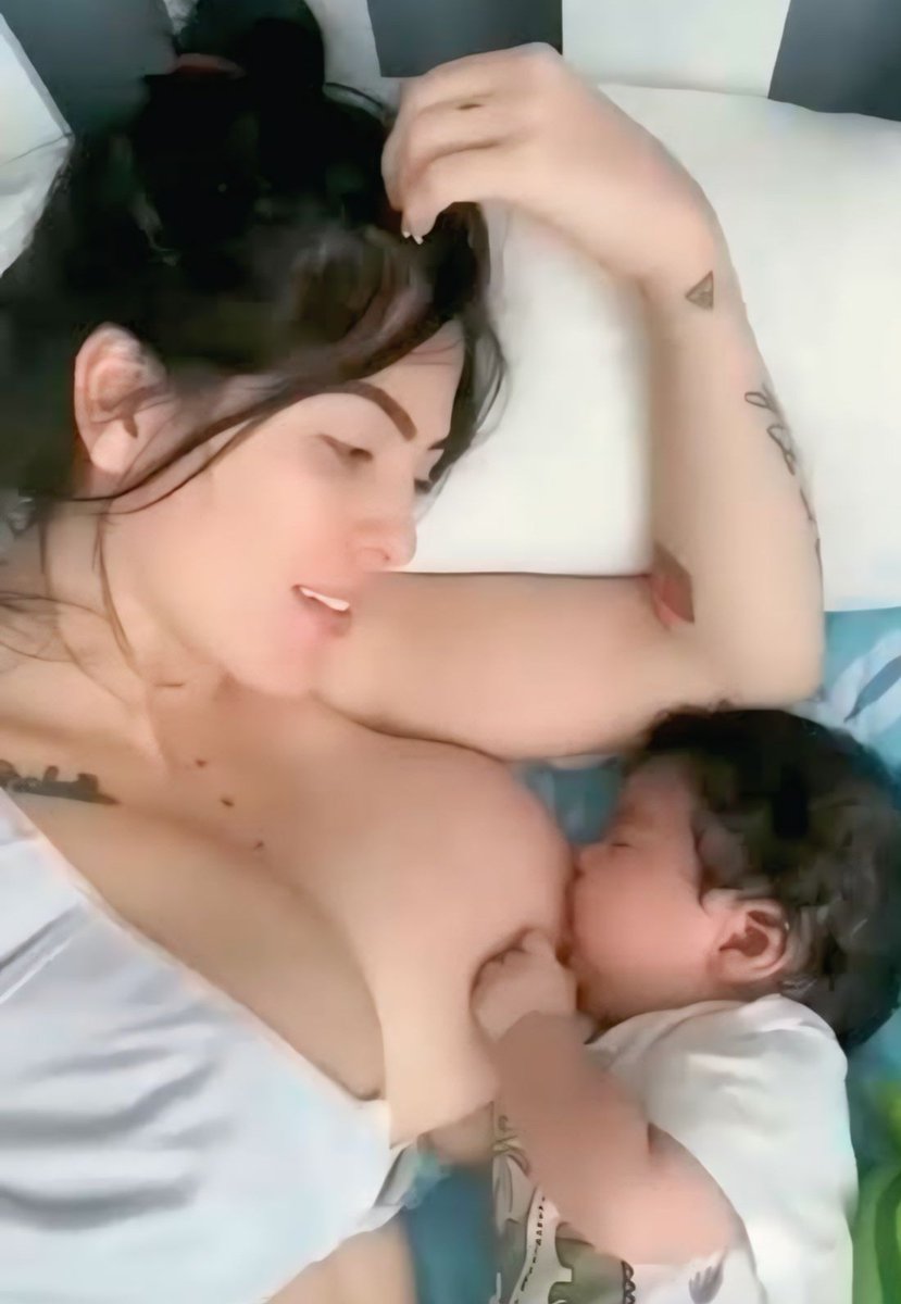 Breastfeed View tweet media