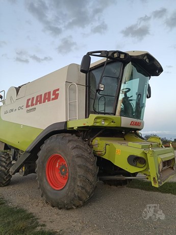 TractorHouseEU's tweet photo. 🚜🚜 FOR SALE: 𝟮𝟬𝟬𝟴 𝗖𝗟𝗔𝗔𝗦 𝗟𝗘𝗫𝗜𝗢𝗡 𝟱𝟳𝟬𝗖 🚜🚜

View full listing 👉 https://t.co/eBoLfbUubU

✅ 3,700 Hours
✅ Price Negotiable
✅ Excellent Condition

#FarmEquipment #Agriculture #TractorForSale #CombineHarvester https://t.co/y7kMg4kTti