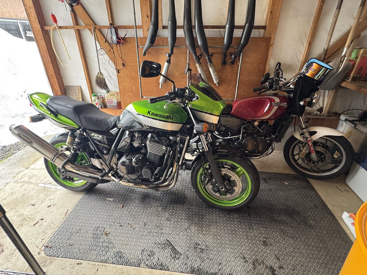 新潟外向き親方ハイエース tweet media