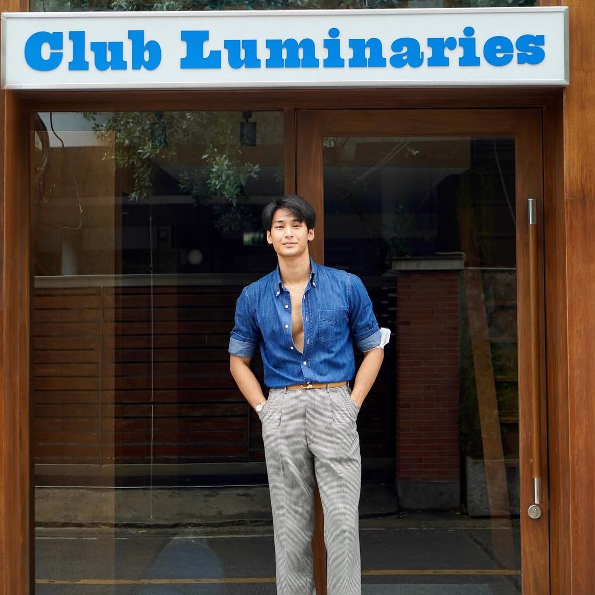 apopresent's tweet photo. จั๊นว่าแล้วว่าฮีรวย เสื้อผ้าหน้าผม ไลฟ์สไตล์คุณหนูมาแต่เด็ก แต่งตัววินเทจตั้งแต่หัวจรดเท้า คือต้องคนมีตังอะ เรียนจบเมืองนอก มีเพื่อนในวงการทั้งบันเทิงทั้งแฟชั่นอีก สมมงคุณหนูหัวหิน 😋💗🎀💖💞⭐️ https://t.co/wN2u4yn4yt