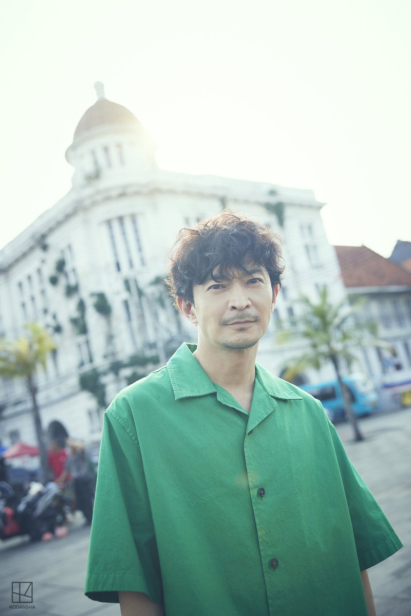 【#津田健次郎 PHOTOBOOK
since 1995】　3月14日発売

📍ジャカルタ・東京ロケ
📍本人愛用の私物公開
📍約25000字のロングインタビュー
📍豪華漫画家、声優、俳優のみなさまによる“ツダケンの素顔”

ご予約受付中
📚tr.ee/JxkbzxDbyF

内容詳細
▶︎with.kodansha.co.jp/article/since1…
#ツダフォト