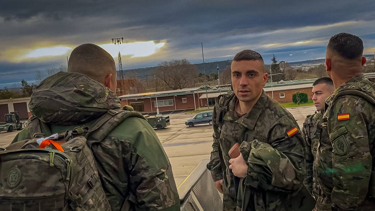 ☀️#BuenosDías, el #EjércitodeTierra culmina su proyección estratégica hacia #Alemania, combinando medios militares y civiles por tierra, mar y aire.👉 Un nuevo reto comienza con el ejercicio #SteadfastDart26 ‼️
✔️ Los #paracaidistas de la Brigada «Almogávares» unidad base