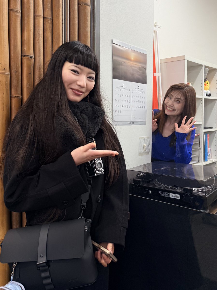 #ならどっとFM 生放送中のす〜みんさん<a href="/suumin_yamane/">す～みん@山根澄子</a> に会いにきました❤️生放送お疲れ様でした👏

放送後スマイルいただきました！
ありがとうございます😊

またお会いできる日を楽しみにしています👍