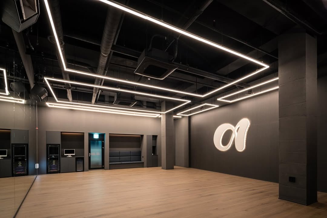 ภาพด้านในตึกค่าย Odd Atelier