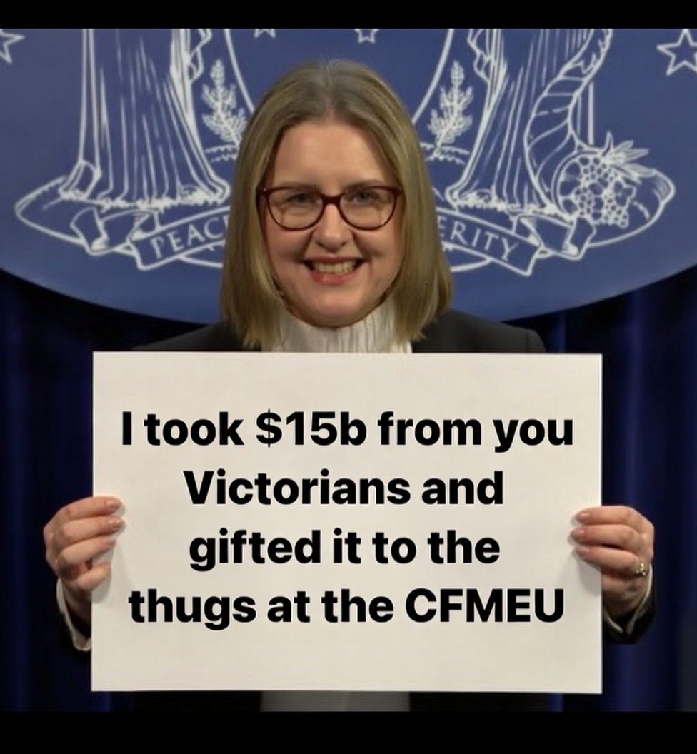 AussieVal10's tweet photo. 🤬

Someone better lose their fkn job over this! https://t.co/uvICo4n81C