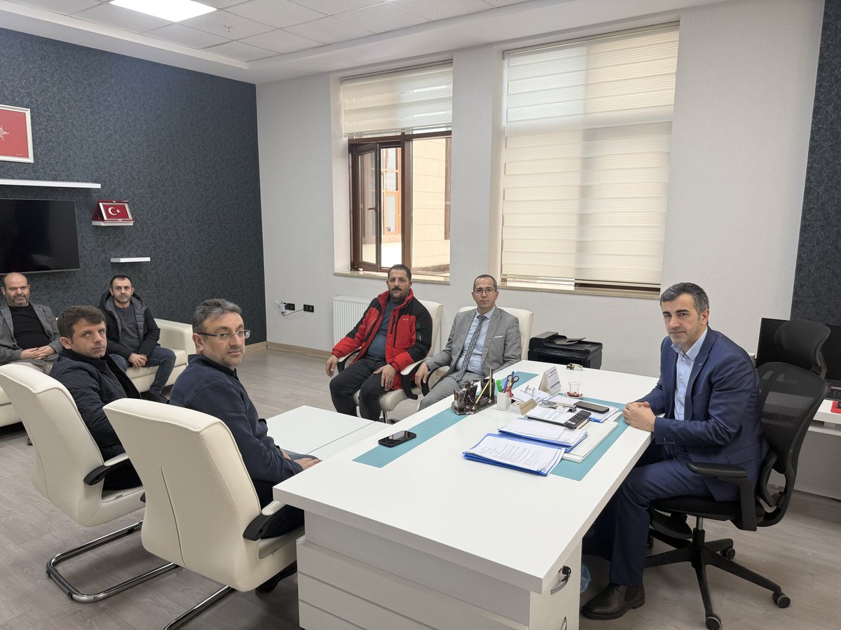 bingolistim's tweet photo. Sivil Toplumla İlişkiler Müdürlüğümüzü Ziyaret eden; Bingöl Büro Memurları Sendikası  Başkanı Murat BUDUNOĞLU ve Yönetimine nazik ziyaretinden dolayı teşekkür ederiz.@TC_icisleri @icisleriSTi @bingolvaliligi @Nevzatdeniz1212 @muratbudunoglu https://t.co/61YuqlgG2c