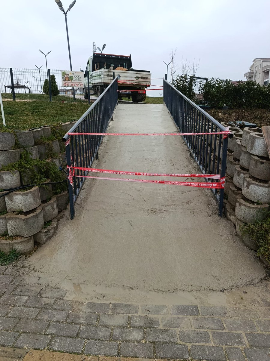 Talebimizin gerçekleşmesi nedeniyle;
Öncelikli olarak ilgi ve alakalarından dolayı <a href="/bursabuyuksehir/">Bursa Büyükşehir Belediyesi</a> Park ve Bahçeler Şube Müdürlüğü’nde görevli İnş. Müh. <a href="/demirrarslann/">Demirhan Arslan</a> olmak üzere tüm ekibe teşekkürler.