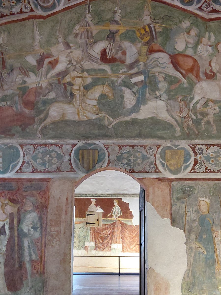 GuenterFollmann's tweet photo. Schloss Runkelstein, Bozen https://t.co/wlYzFmW0C6