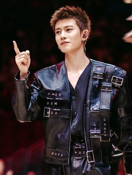 アレンレン 🧡 微博更新❣️ 🏀🎵 🥰💕💕💕💕 #アレンレン #任嘉伦