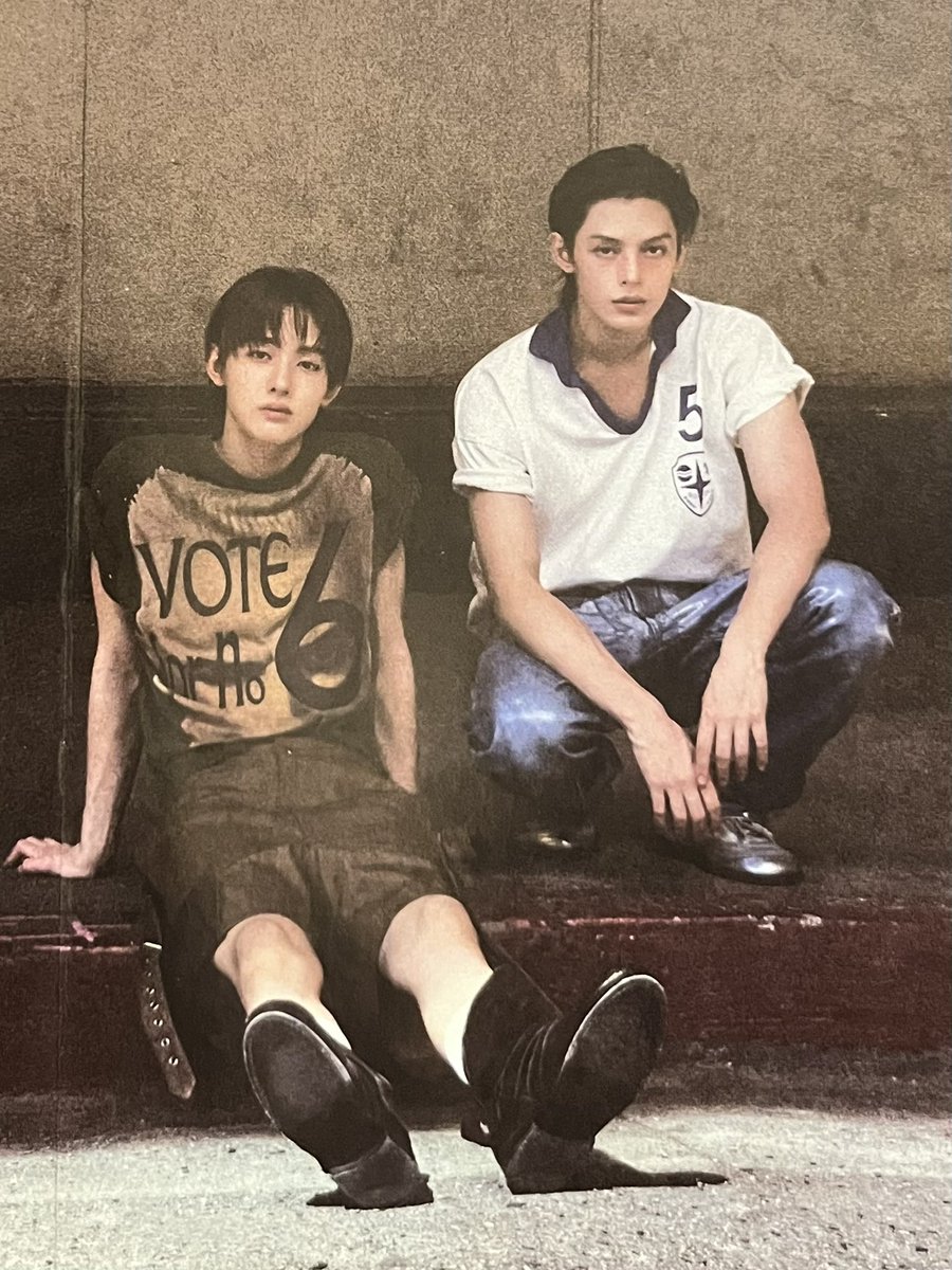 eomseoji's tweet image. look…