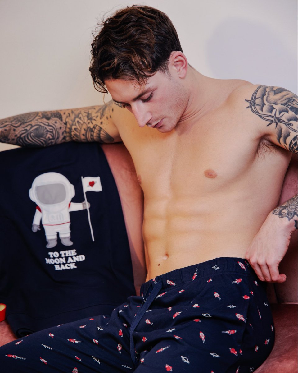 Il tuo outfit di San Valentino? Comodo, romantico… e irresistibile 😎💞

Buongiorno ☀️

Scopri le ultime novità di #YamamayMan >> t.ly/1FkfC

📸 IG tommaso__franchi

#WinterCollection #11febbraio #febbraio #buongiorno #Yamamay #YamamayMan