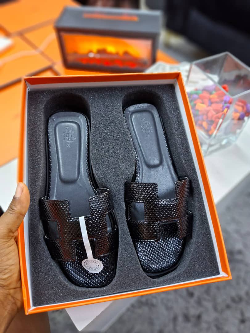 Fluffy and Zo Signature ♀️Shoes & Bags♀️ tweet media