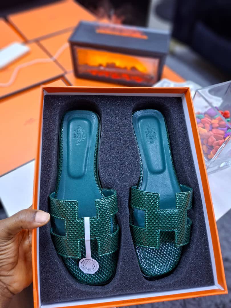 Fluffy and Zo Signature ♀️Shoes & Bags♀️ tweet media