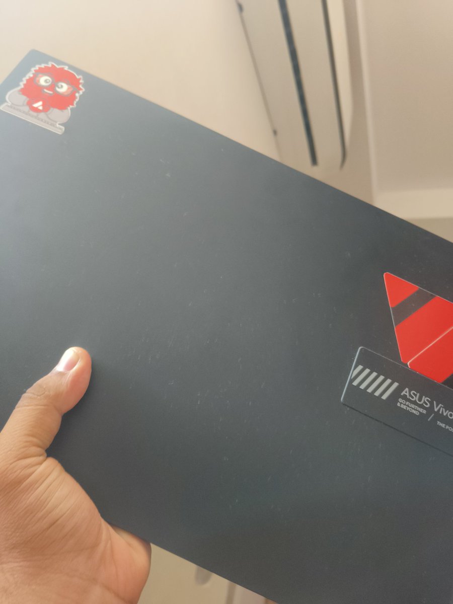 sudo_apt_jil_18's tweet photo. Bad day, bad luck…
or just my bullshit laptop? 😑💻
Linux dual-boot installed, WiFi drivers missing 🐧
Some days test patience more than skill — still debugging life.
#Linux #DebuggingLife https://t.co/eeOgu8oIS7