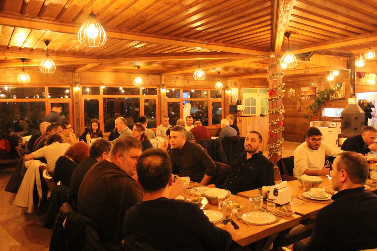 Bölge Müdürlüğümüzde Veda Yemeği... 

Bölge Müdürlüğümüzde İdari ve Mali İşler Şube Müdürü olarak görev yapmakta iken emekliliğe ayrılan Semra Atçeken için Bölge Müdürlüğümüzce veda yemeği düzenlendi. 

Semra Atçeken’e, görev süresi boyunca kurumumuza sunduğu katkılarından ve