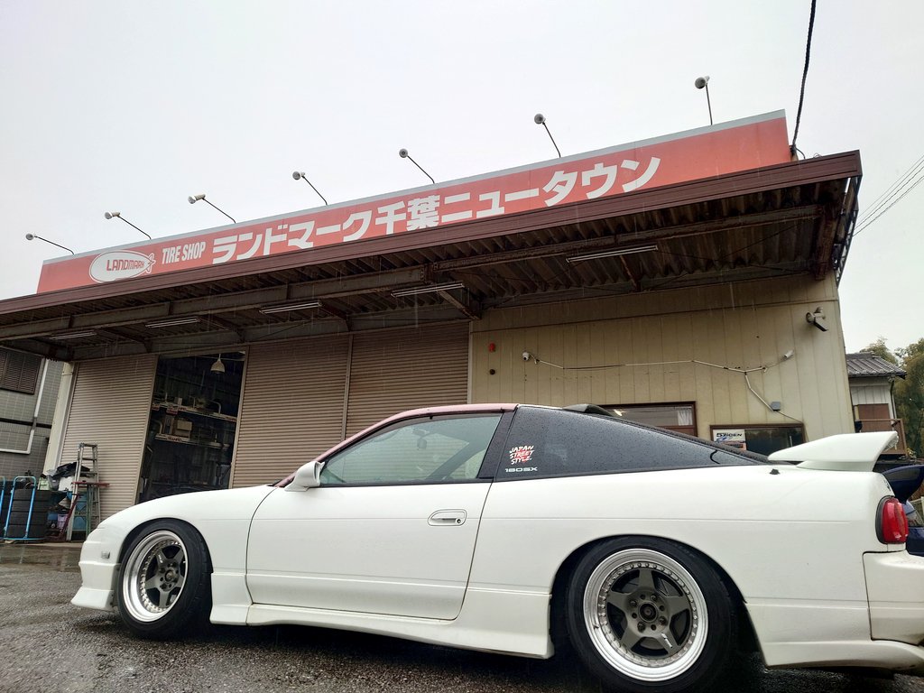 ランドマーク千葉ニュータウンさんにて、
パワステポンプ交換、キノクニ低圧ホースキット交換、前後ブレーキパッド・ディスク交換、エンジンオイル・デフオイル・ブレーキフルード・クラッチフルード交換
やっていただきました!!
ありがとうございました🙏