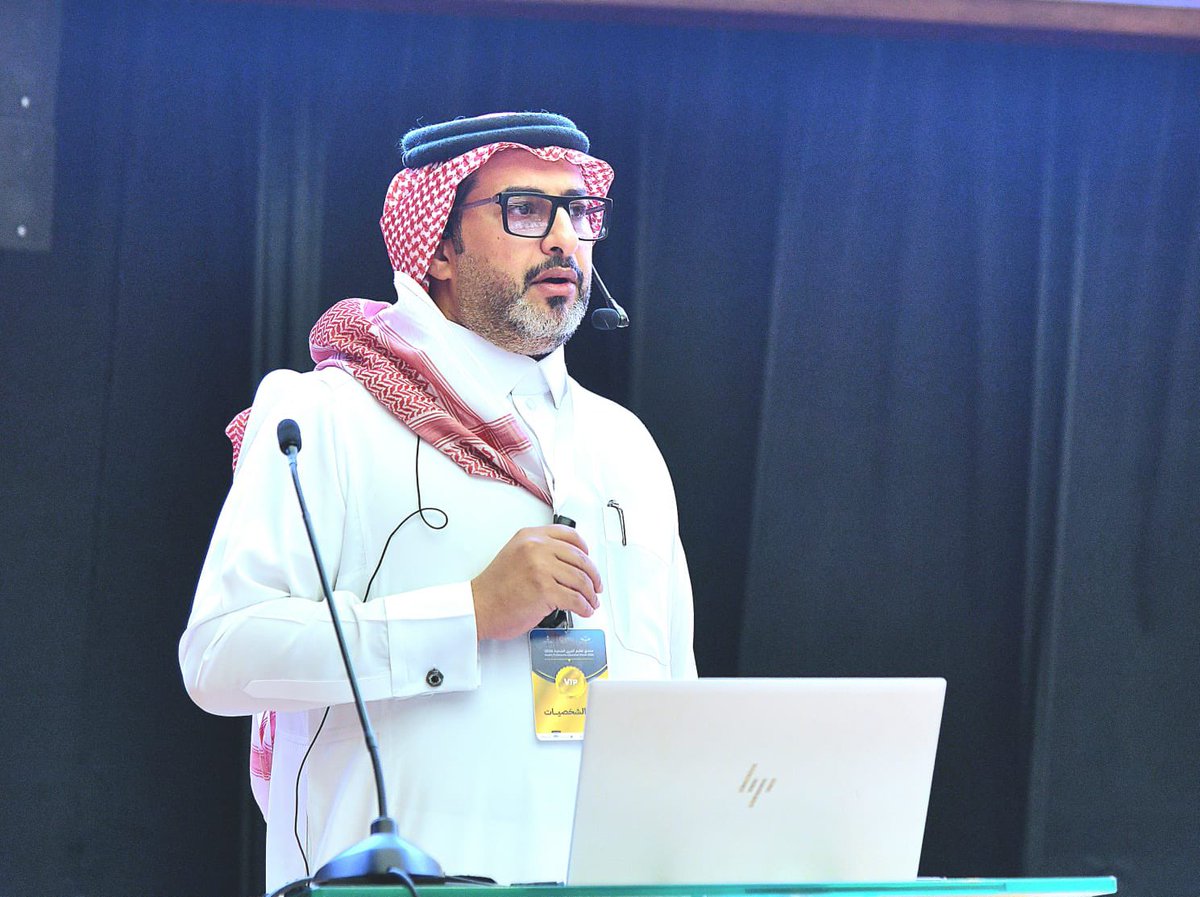 في كلمتهِ الرئيسية بمنتدى #تعليم_المهن_الصحية، أكد د.سعد القحطاني من جامعة نجران أن دمج #الذكاء_الاصطناعي في المناهج الطبية يُعد كفاءة أساسية للطبيب المستقبلي، تبدأ من محو الأمية الرقمية وتنتهي بالاستخدام السريري المسؤول. 🧵