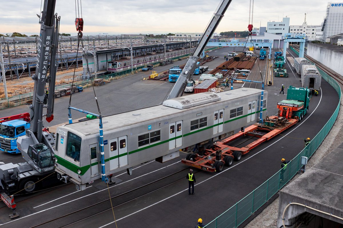 2026.2 6000-1F 搬出

昨年11月の6102編成と12月の7101編成に続き、長らく新木場車両基地に留置されていたハイフン車が陸送により搬出されました。これにより新木場に残る保管車両は03-101編成の両先頭車のみとなります。