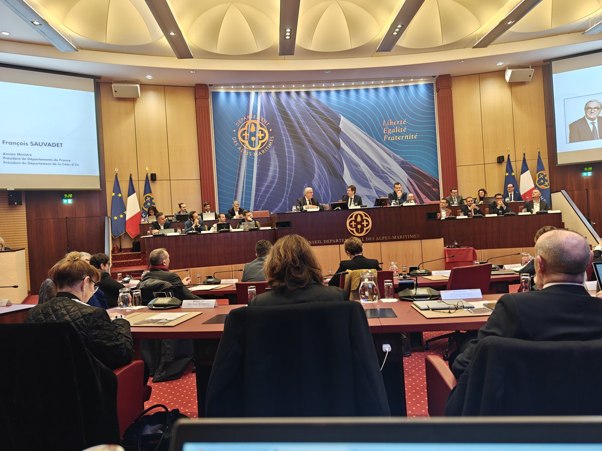AlainTurby's tweet photo. Intervention de @Sauvadet lors de la commission innovation, numérique et #IA. Le potentiel français et européen est énorme. L'IA est un sujet qui concerne les déplacements ! Pourtant "on n'a pas de terrain de jeu français". https://t.co/74norbEc1B