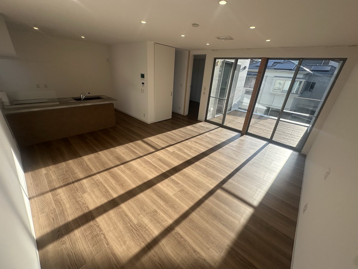 Shinya0610_'s tweet photo. QUEENS BERRY2
大阪府吹田市寿町1-4-29
91.14m2
賃料240,000円
礼金400,000円
駐車場付き
#吹田市　#賃貸　#部屋探し　#戸建て
#新築 https://t.co/HCs1Qp8VrU