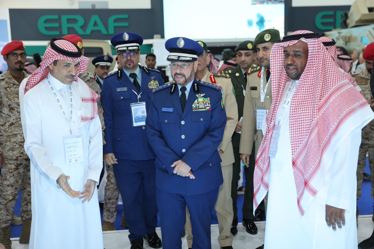 PSDSARC's tweet photo. نفخر بزيارة رئيس هيئة الأركان العامة معالي الفريق الأول ركن فياض بن حامد الرويلي، لجناحنا الرئيسي بمعرض الدفاع العالمي #WDS2026 ، والتي جرى خلالها تقديم نبذة عن أبرز أعمالنا وتوجهاتنا الوطنية في مجالات دعم وتطوير الأبحاث الدفاعية. https://t.co/TcNHWGQnAz