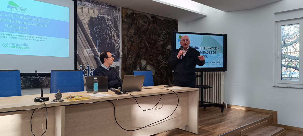 Comenzamos con la parte técnica de la XIII Jornada de formación para comunidades de regantes: Introducción a las ponencias del Secretario de Ferduero D, Manuel Mantecón Botas