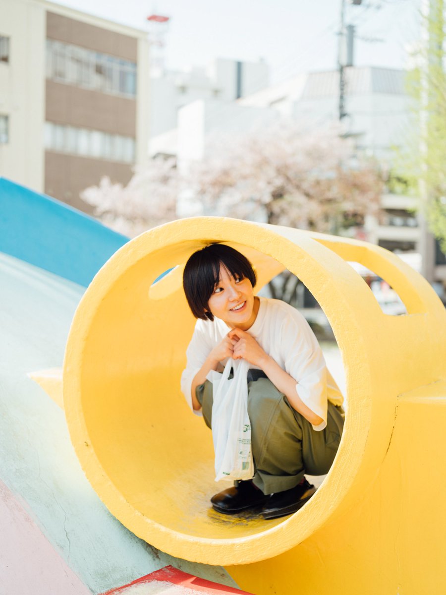 tomoko_note's tweet photo. 【奈緒 フォトエッセイ 『いつか』】

奈緒さんが綴る「30篇のエッセイ」
コラージュとメモで構成した「これまでをたどるフォトダイアリー」
「手書きノート」
思い入れの深い場所での「フォトストーリー」

それらを編んだ一冊です。

奈緒さんと大切に作っています。4/7発売
https://t.co/q9FwtgOjkJ https://t.co/c86571ROnG