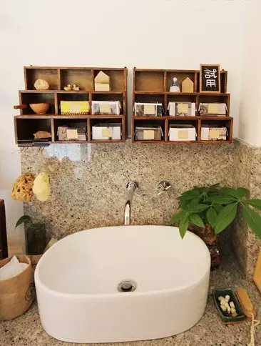 elileomelilei's tweet image. Spring cleaning vibes!  Organize old books, clothes u0026 trinkets—donate what you don’t need, keep what sparks joy. Small steps, big clutter-free wins!  #DeclutterLife #OldItemOrganization