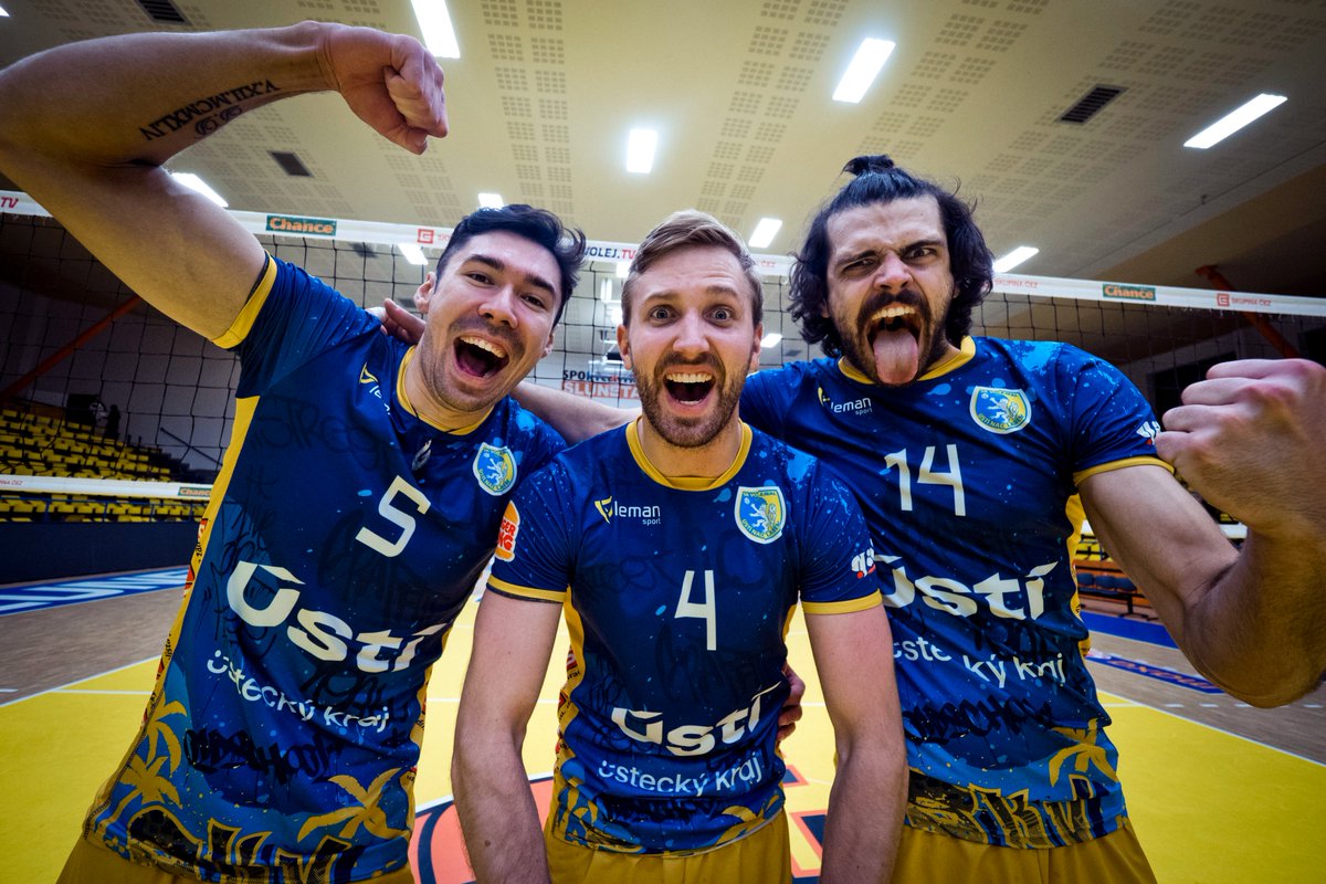 Pohled do kanadských volejbalovo-hokejových duší. Sympaťáci - a ještě umí skvěle pózovat! 😀 
<a href="/iDNEScz_Sport/">Sport / iDNES.cz</a>  <a href="/skvusti/">SKV Ústí Nad Labem</a> 

idnes.cz/oh/milan-corti…