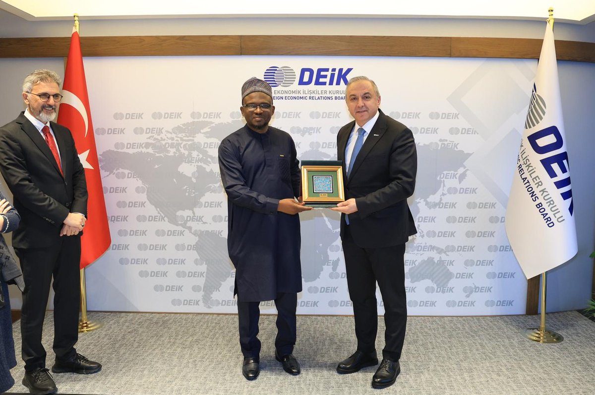 Türkiye–Gana İş Konseyimiz, Abdulkadir Turan başkanlığında, T.C. Akra Büyükelçimiz Hüseyin Güngör ve Gana Cumhuriyeti Ankara Büyükelçisi Sheikh Abdul Nasiru-Deen’in katılımlarıyla toplantı gerçekleştirdi.

Toplantıda;
🔹 Türkiye–Gana arasındaki ticaret hacmi ve mevcut ticari