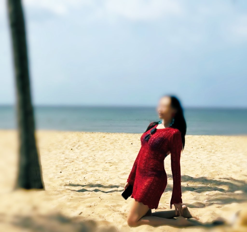 Playfulwify tweet media